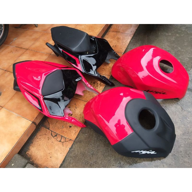Body bodi belakang kawasaki ninja 250 fi model zx636 paket kondom tangki