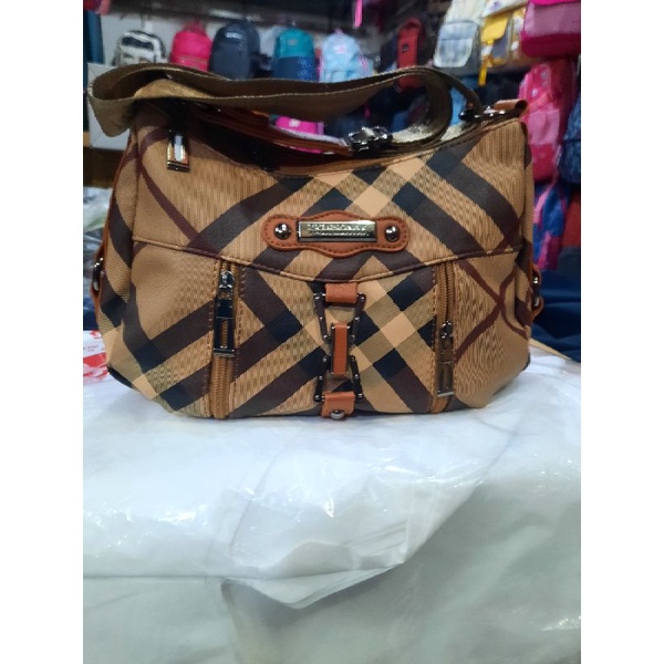tas slempang wanita burberry