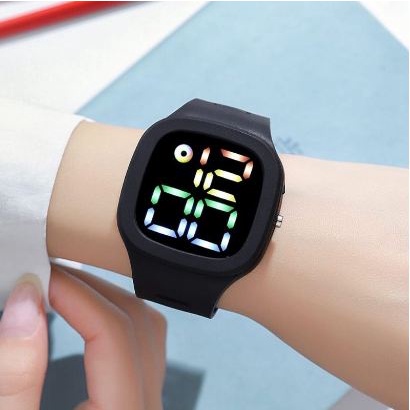 Jam Tangan Digital Wanita Pria Tahan Air Fashion Watch LED Tampilan Layar Besar Dengan Font Warna-warni M139