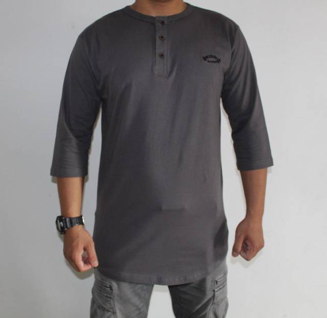 Kaos polos lengan 3/4 model kurta