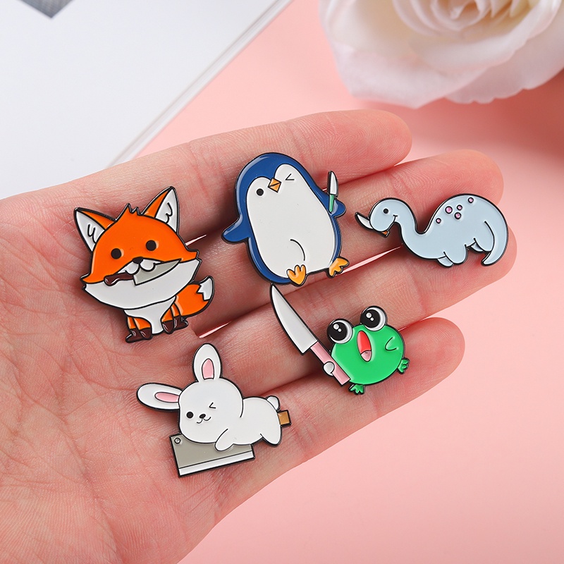 Bros Pin Enamel 5 Model Kartun Hewan Rubah Penguin Kelinci Katak Untuk Hadiah