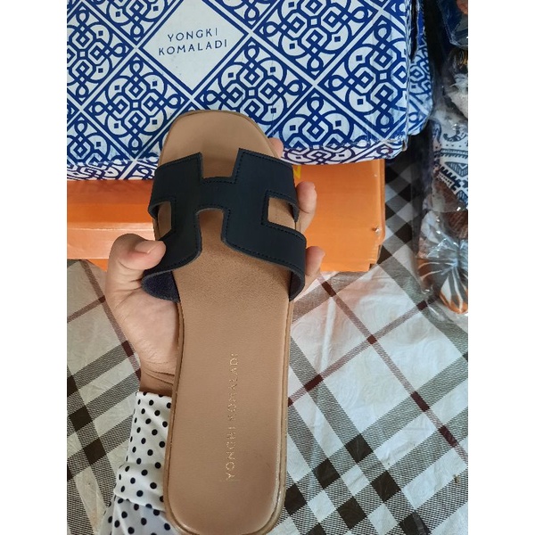 yongki komaladi sandal teplek brand matahari ORI