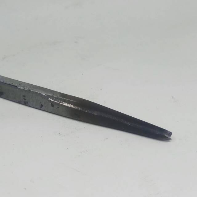 Pahat logam bak motor satuan coret siku