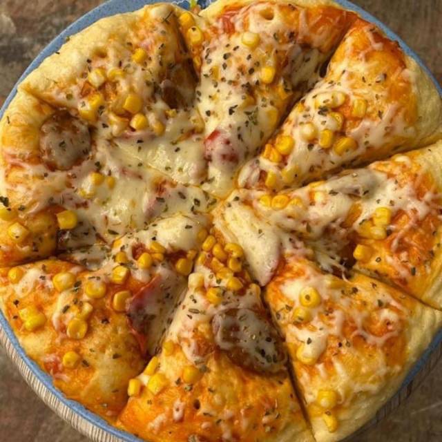 

Homemade Pizza Teflon Val's Kitchen Varian Topping Sweet Corn, Sosis, Pepperoni dan Keju Mozarella