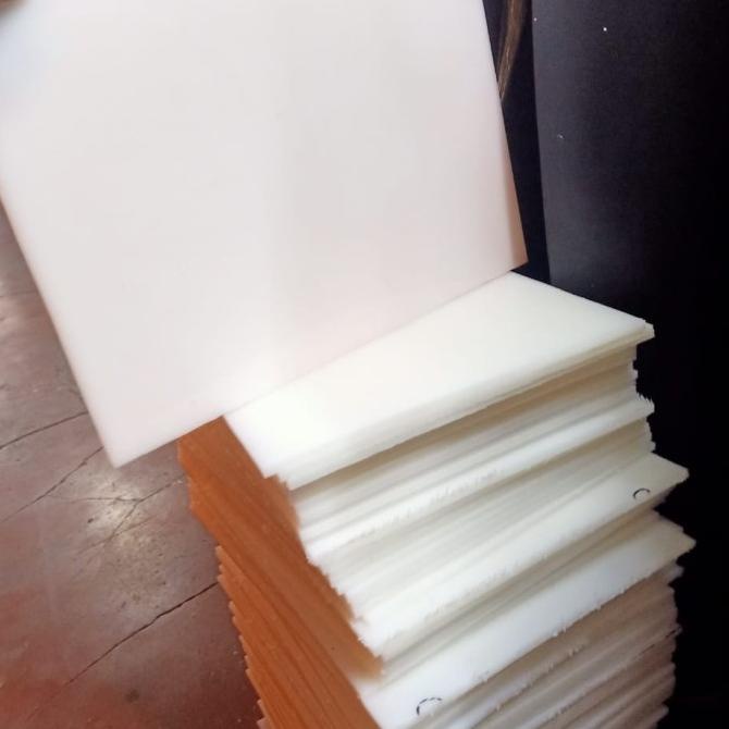 

Plat Hdpe 2mm 45cm x 125cm