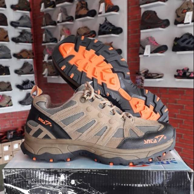 Sepatu gunung snta 434 / sepatu snta pendek original bonus banyak / sepatu adventure terbaru