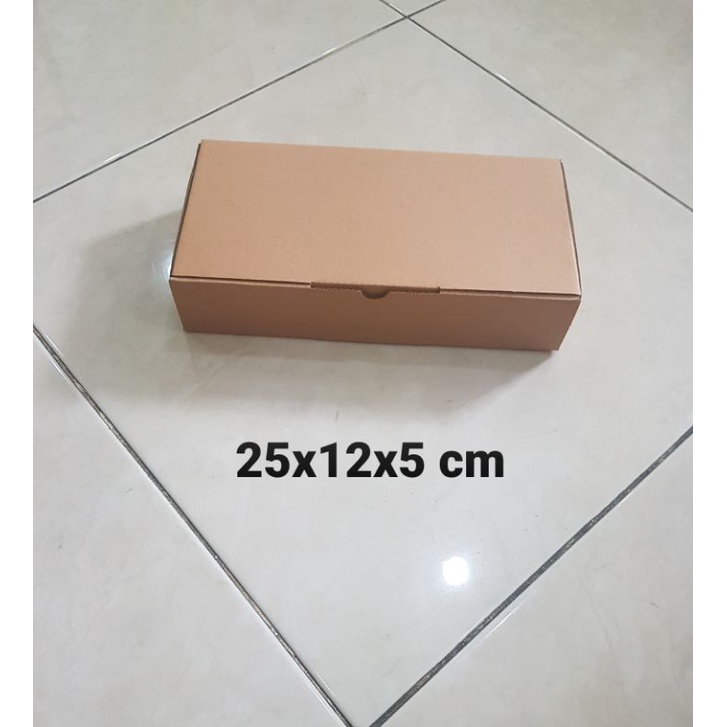 

Kardua.Box 25x12x5 cm Die Cut (Kancing Tengah)