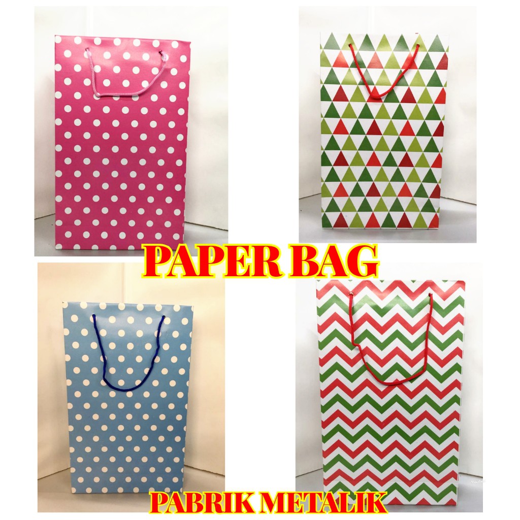 

Paper Bag Motif polkadot /Tas Kertas / Goodie bag / Tas bingkisan ulang tahun Ukuran 19 x 7 x 31 cm