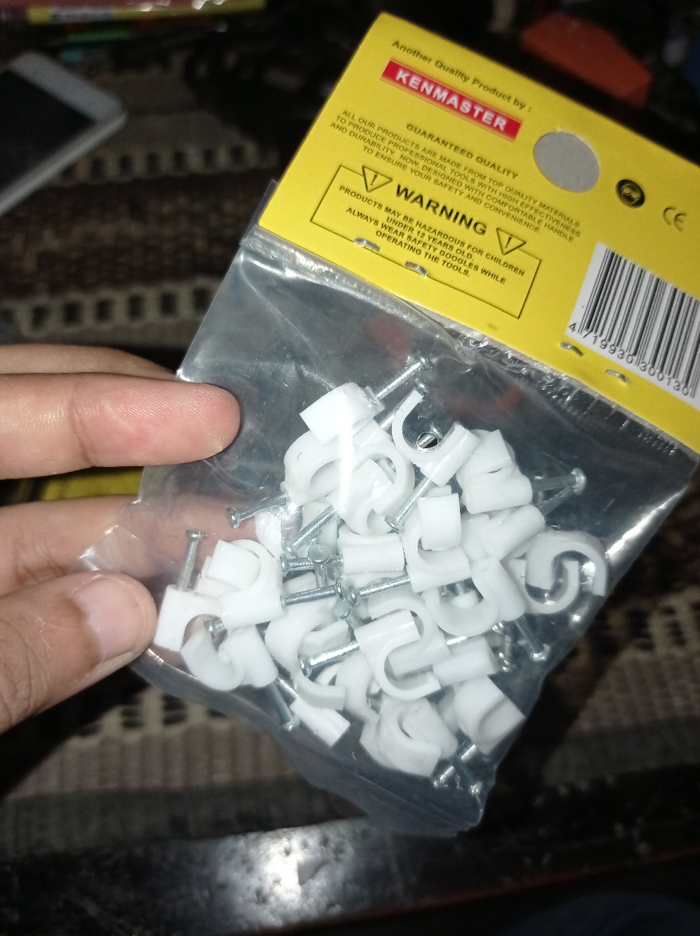 Kenmaster Cable Clip 7mm Isi 35 Pcs - Klem Kabel Paku Klem Nail Claim