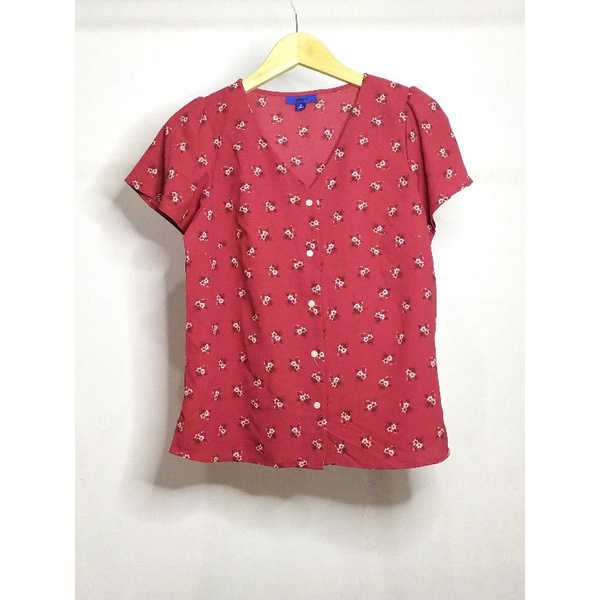 Kemeja branded APT.9 maroon motif bunga