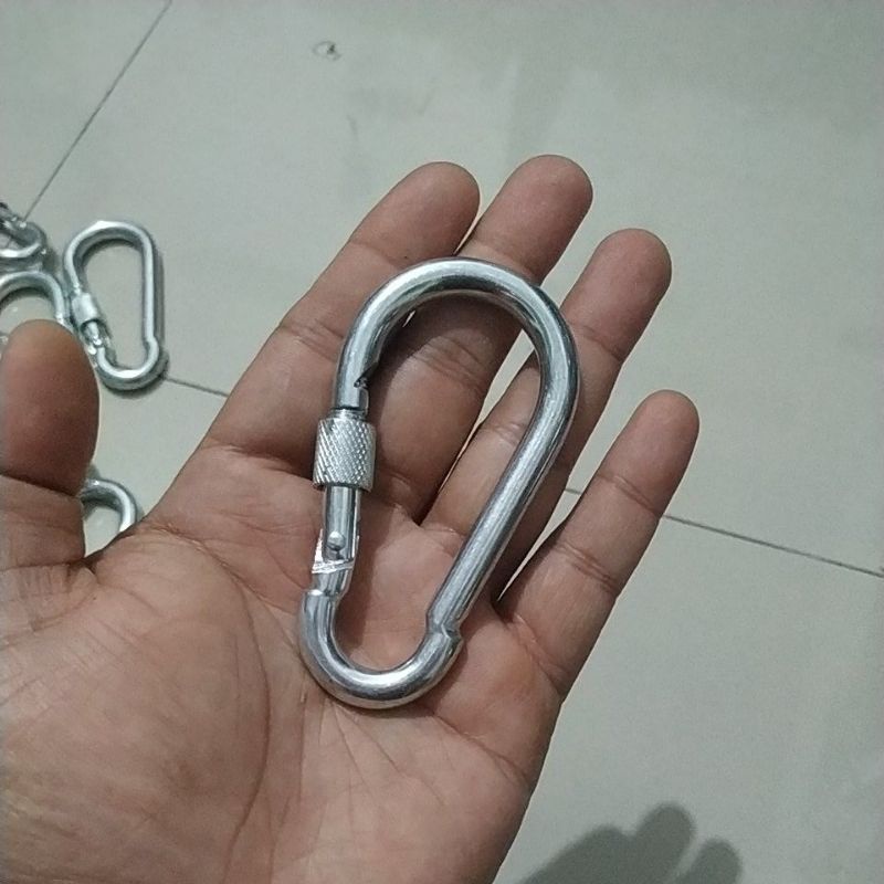 carabiner karabiner besi jumbo foto real