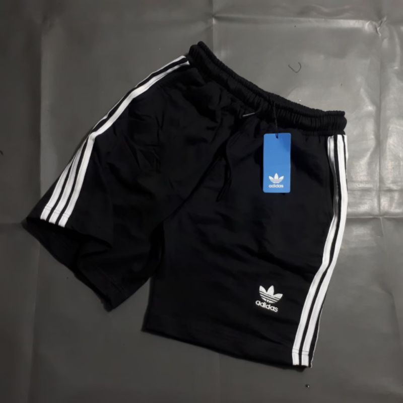 celana pendek adidas