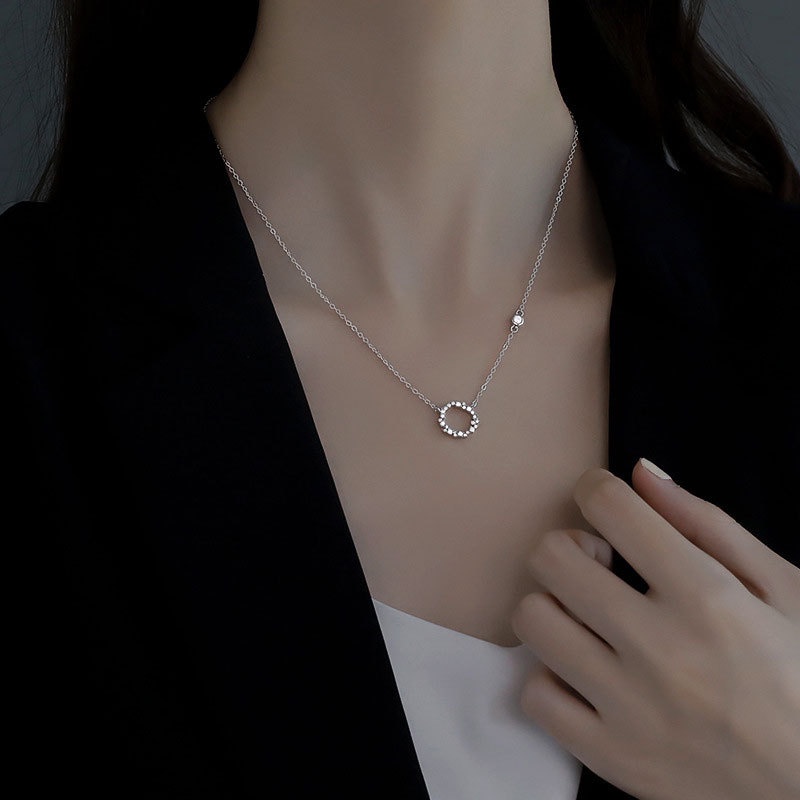 Papaozhu Korea Perak Bersinar Zirkon Berongga Bulat Liontin Kalung Untuk Wanita Perempuan Trendi Tulang Selangka Rantai Kalung Perhiasan Aksesoris