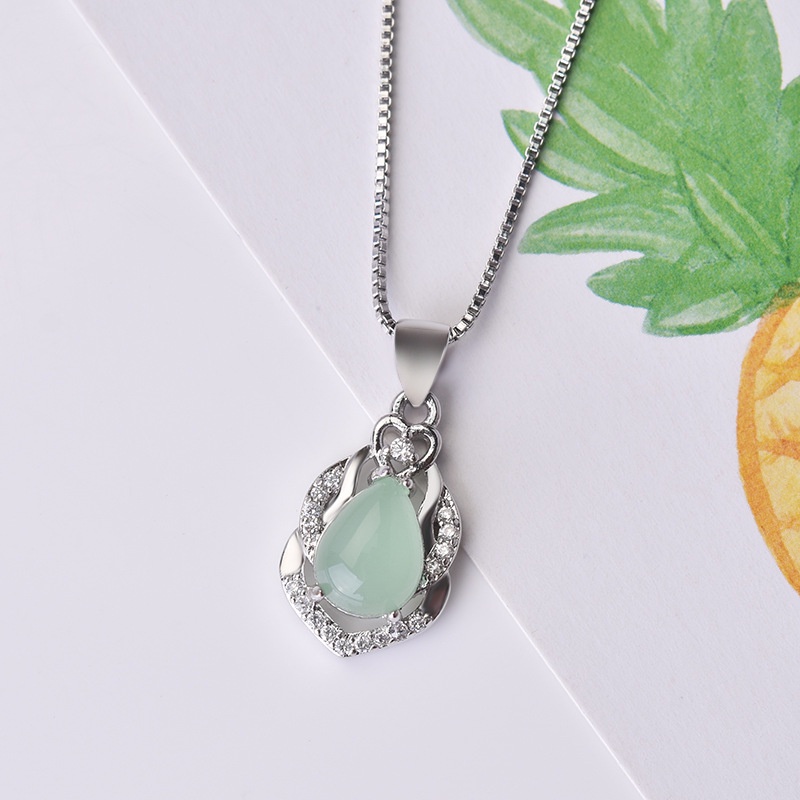 [Ready Stock]Fashion Inlaid Water Drop Pear-Shaped Emerald Pendant Plated S925 Silver Necklace