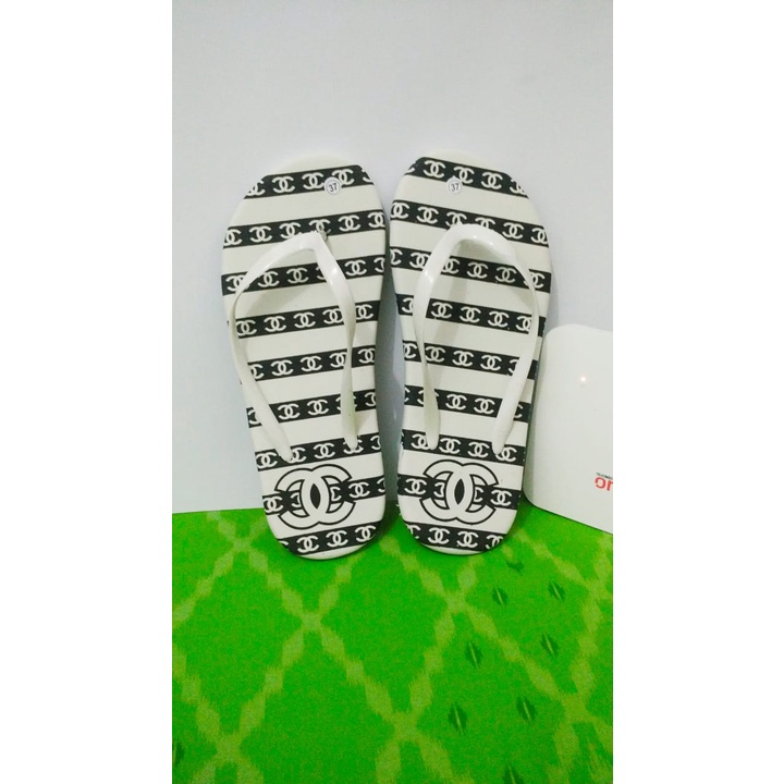 SANDAL JEPIT WANITA MOTIF GUCI BARU