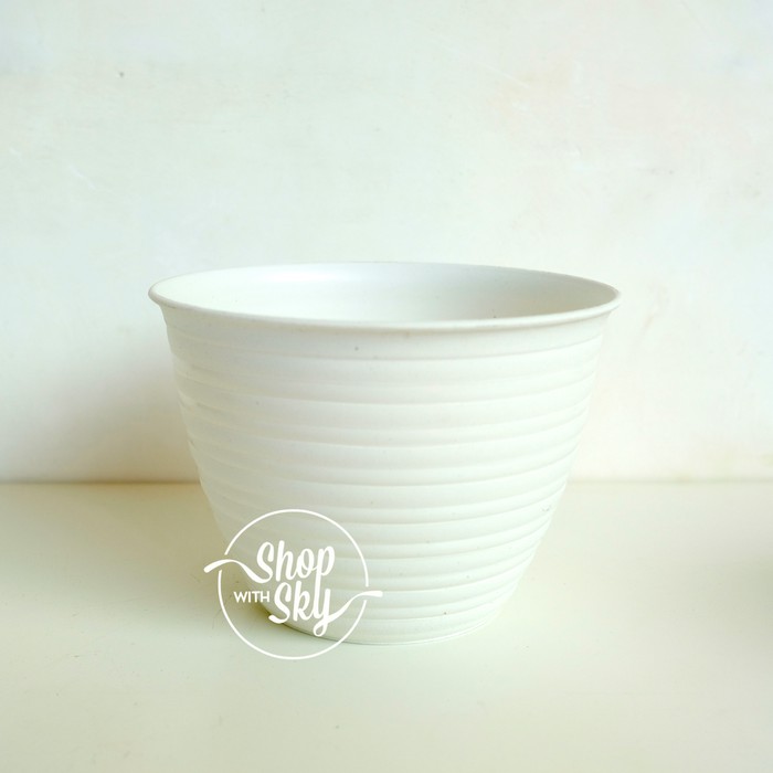 Pot Tawon 12 cm Putih Pot Bunga Kekinian Model Minimalis dan Bersih