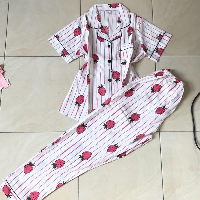 Piyama PP satin stripe strawberry.pajamas/homewear/sleepwear panjang salur motif strawberry kekinian