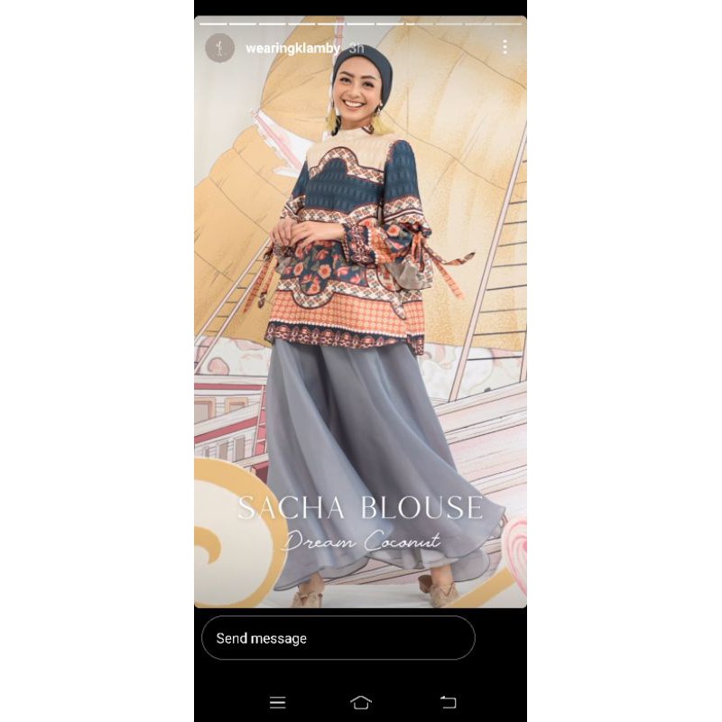 Sacha Blouse Wearing Klamby