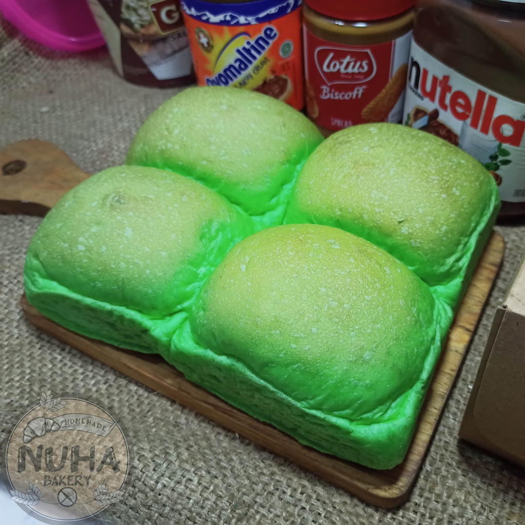 

Roti Kuro Pandan / Roti Kukus / Rokupang / Kadet , Ukuran 10cm