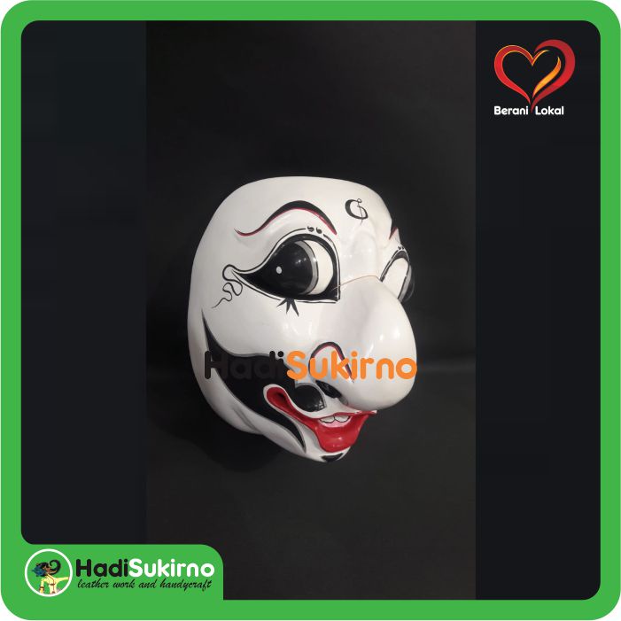 Topeng kayu Punokawan gareng cat putih