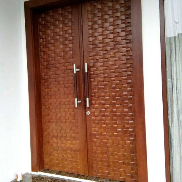 Pintu model anyaman