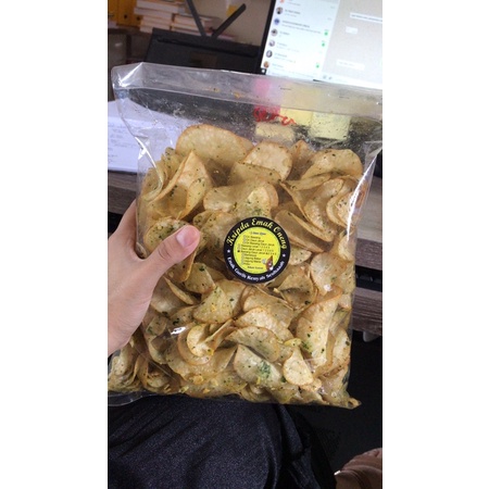 

keripik singkong renyah gurih enak rasa bawang daun jeruk level 1