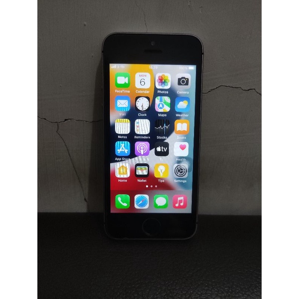 IPHONE SE 2016 16 GB GREY IOS 15.5 TERBARU SECOND APPLE BEKAS FULLSET MULUS MURAH FINGERPRINT NORMAL
