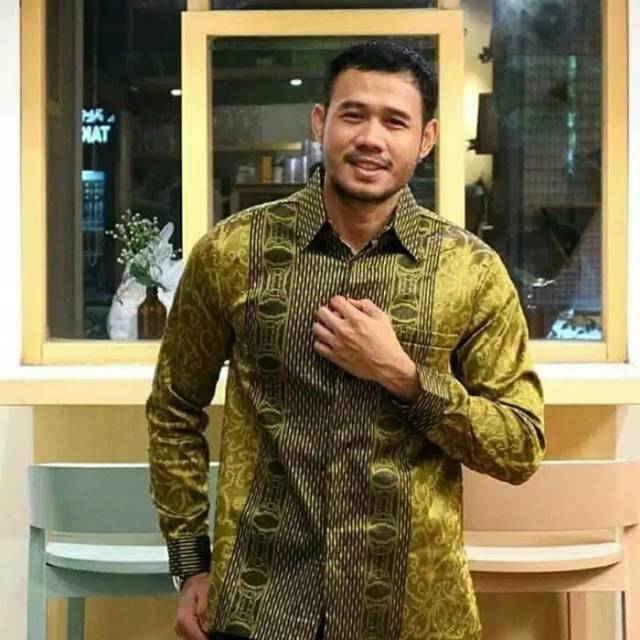 Kemeja tenun songket baron