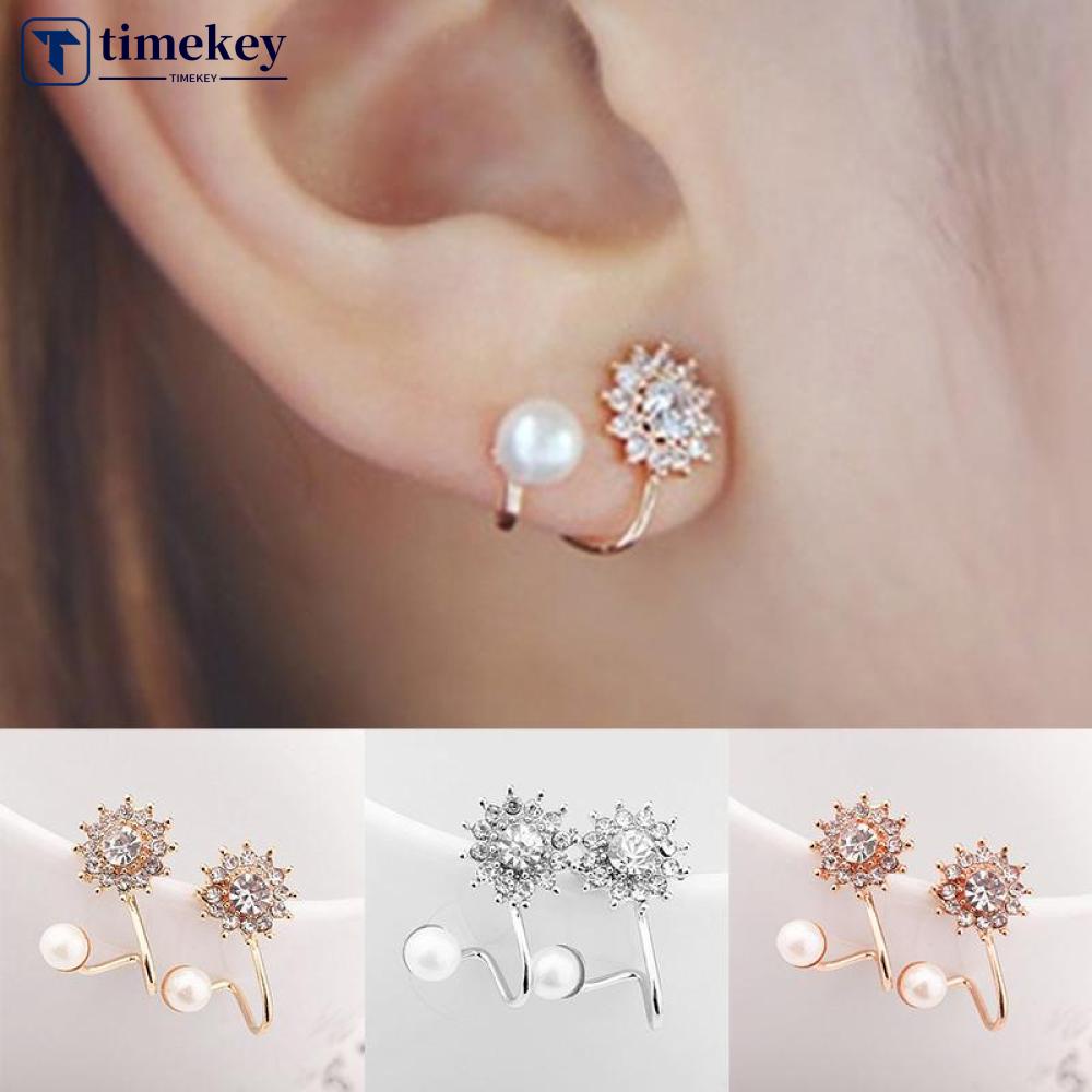 Timekey 1 Pasang Anting Tusuk Desain Snowflake Hias Mutiarakristalberlian Imitasi Untuk Wanita A6K3