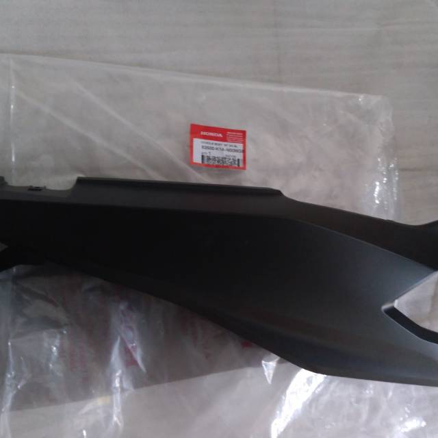 Cover body bodi kempolan kanan R new beat K1A 2020 original 83500K1AN00MGB