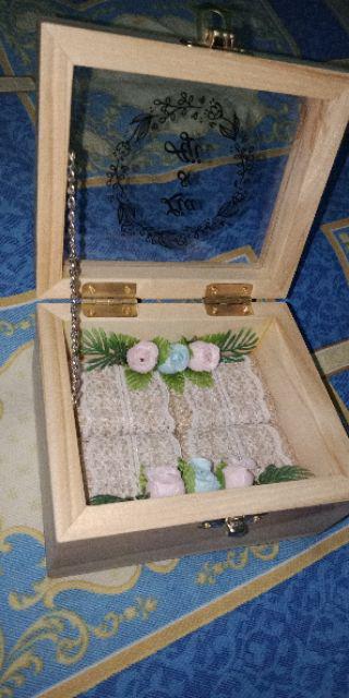 Kotak Cincin Kawin Kayu Akrilik (bantalan Burlap) / Wooden Acrylic Wedding Ring Box