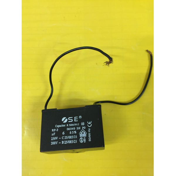 Capasitor / Kapasitor 6 uF 450V