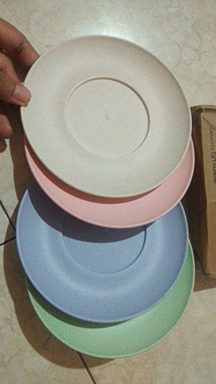 Tg131/set Piring Isi 4pcs/piring Makan Warna Warni/bahan Serat Gandum/tatakan Piring Kue
