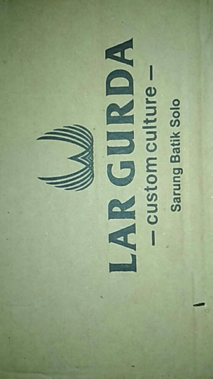 Largurda Bledag, Sarung Batik Solo Eksklusiv