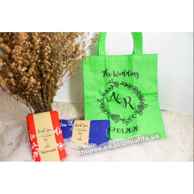 

SOUVENIR MURAH / SOUVENIR TERBARU / SOVENIR / SOUVENIR PERNIKAHAN GOODIE BAG SPUNBOND CUSTOM SABLON