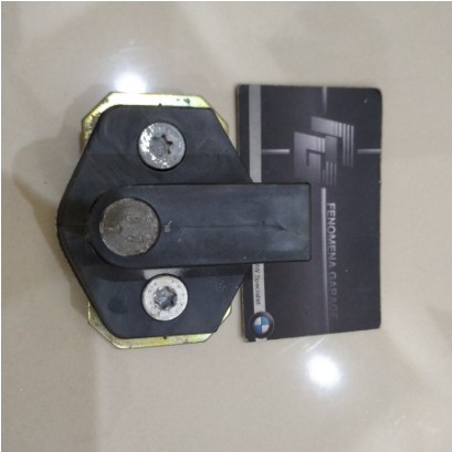 Original Bmw E38 Door Lock Catch 8150084