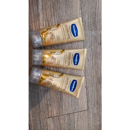 VASELINE GLUTA HYA ORI
