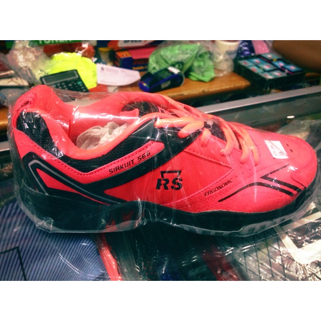 Sepatu RS