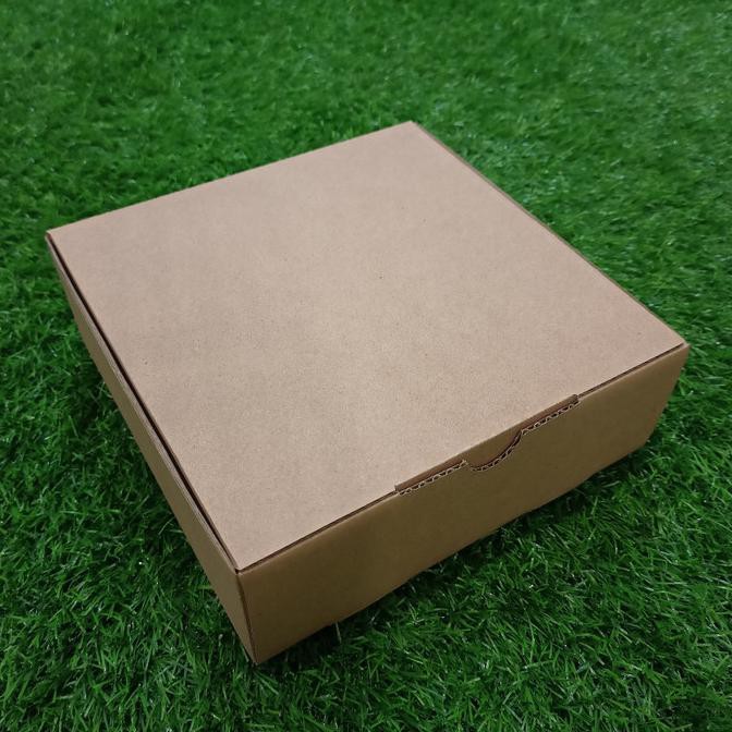 

Kardus / Karton/ Box Pizza / Box Die Cut 22X22X7
