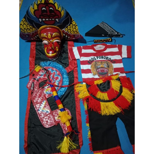 PAKET LENGKAP,Murah(Setelan reog+1 embyong,barongan spon kemul panjang,kepang,pecut tanggung,gelang kaki,udeng)