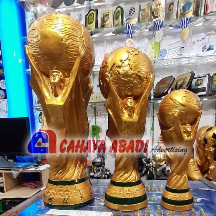 Piala atau Trophy Sepakbola/Futsal 1 set