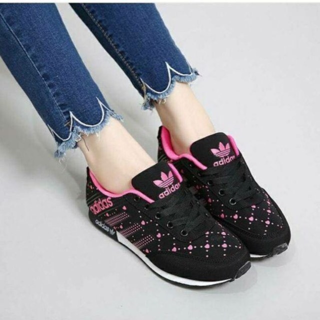 Sepatu Adidas Replika Motif Love Pink - Sneakers Wanita Hitam - Adidas Shoes Kw Lokal Realpict Lucu