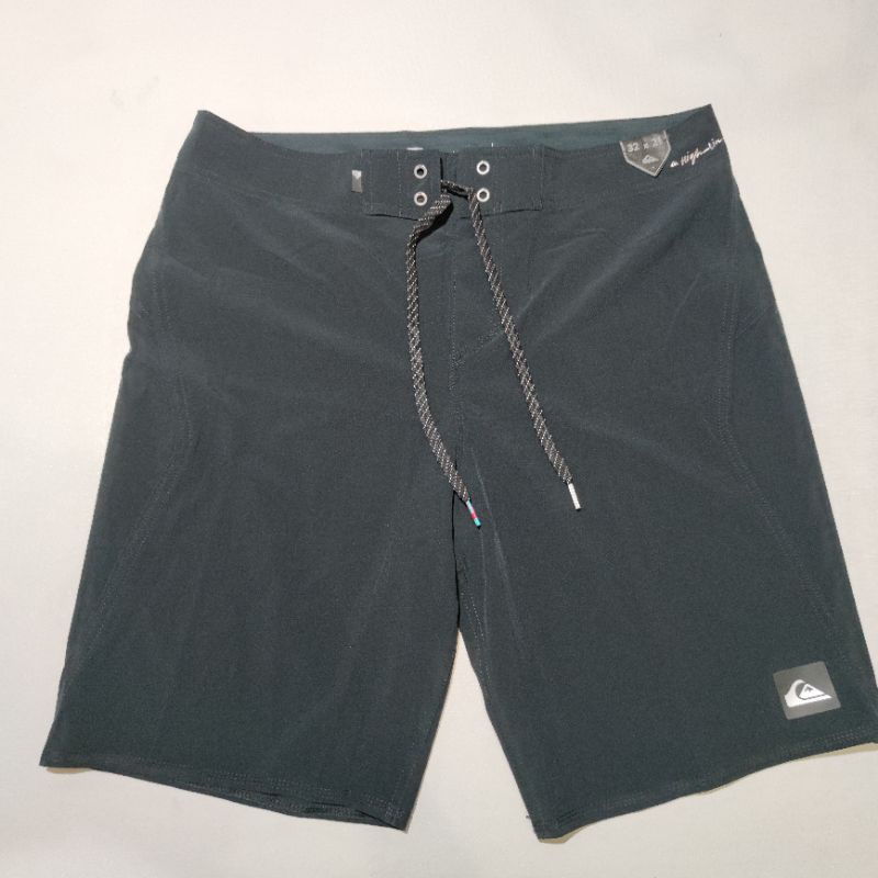 celana pendek pria surfing pantai Quiksilver original