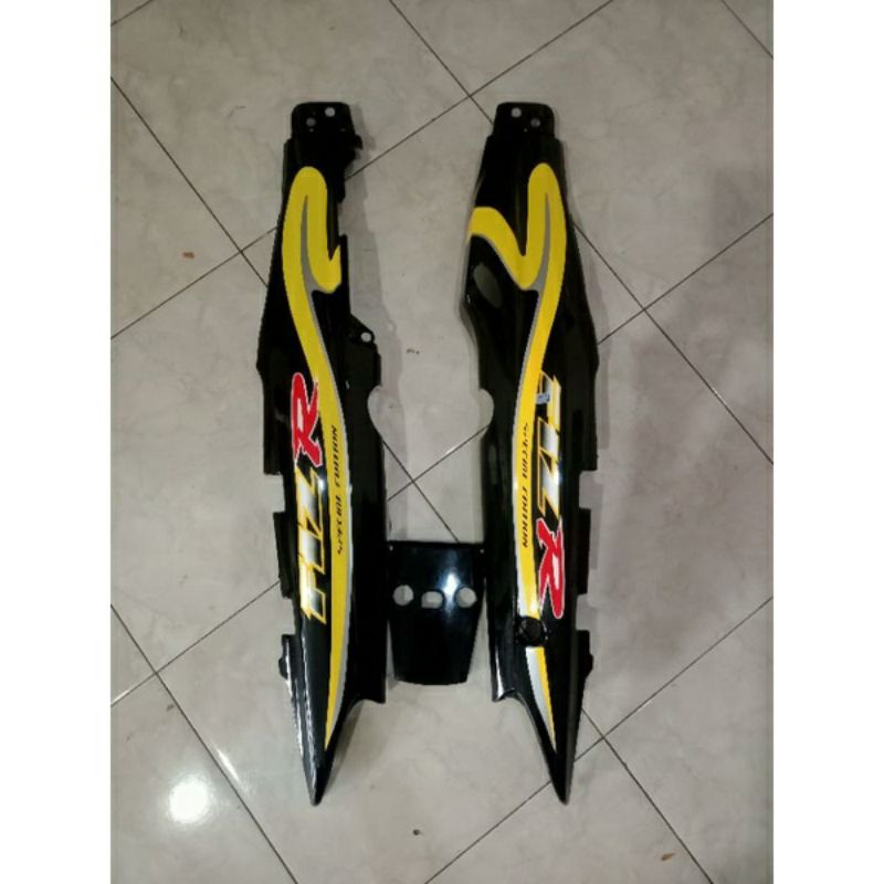 cover body yamaha fiz r fizr bodi yamaha fizr kanan kiri warna hitam set stiker kuning