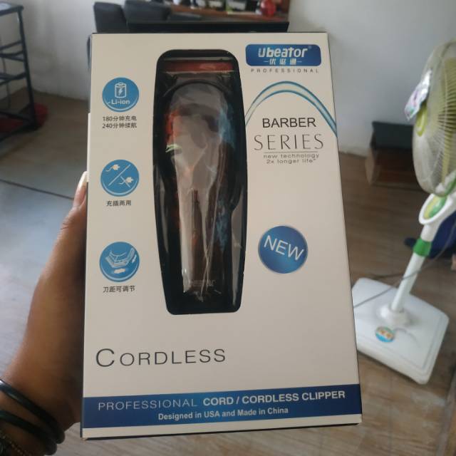 Clipper Cordless Ubeator cordless sangat tajam,ada beberapa warna batre awet,sangat terjangkau harga