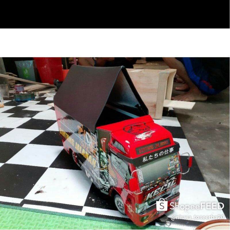 miniatur truk canter