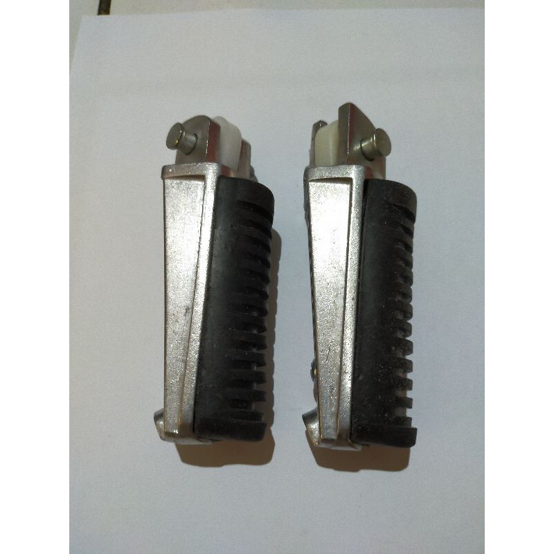 KARET FOOTSTEP  STEP DEPAN VIXION MX KING