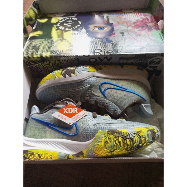 sepatu Nike kyrie low 4