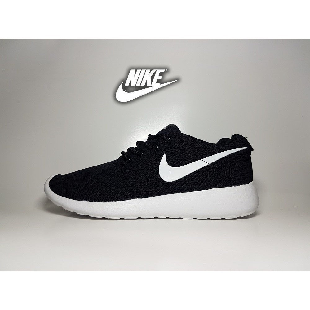 sepatu nike roshe run