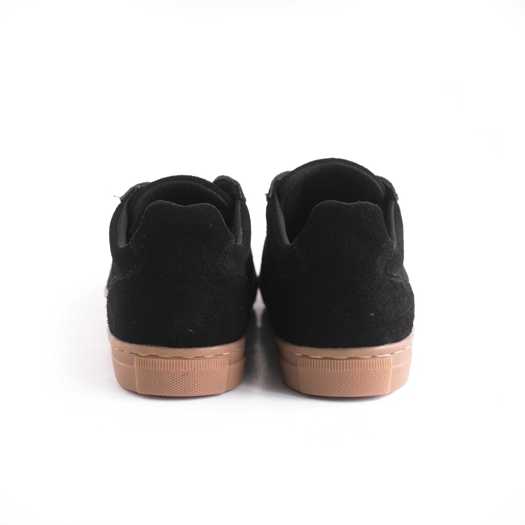 Sepatu Sneakers Kulit - Winshor - Denver - Black Suede Gum